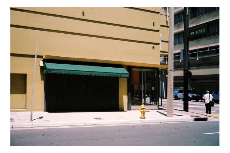 SW 1st Street, Miami, Florida 2009 Florida sunshine state pastime paradise all american favorites usa america amerika uncommon places common places art kunst photography fotografie photographie fineart photography fineart newtopographics beyond places vanishing places contemporary art americanprospects american views picturing america urban stills approaching nowhere cityscape roadside america american surfaces places münster muenster christian gieraths thomas ruff düsseldorf Fotoschule interieur downtown artwork Galerie gallery