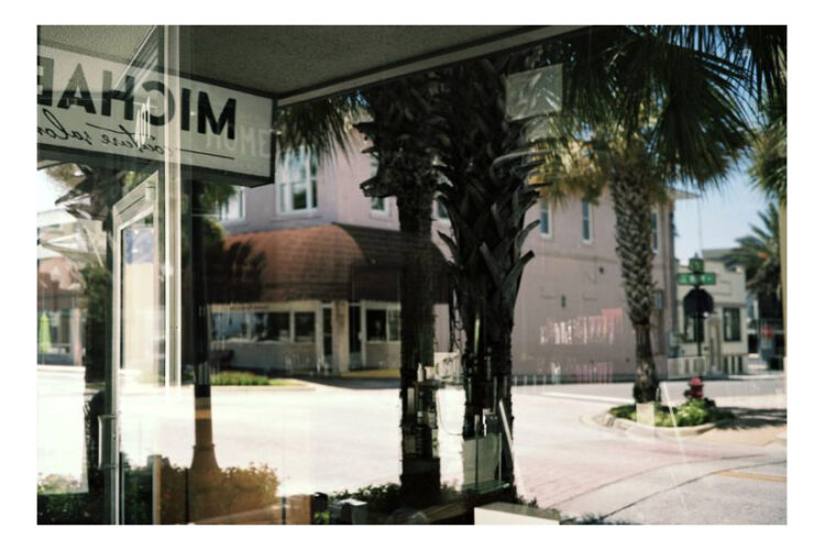W Main Street IV, Leesburg, FL 2016 pastime paradise all american favorites usa america amerika uncommon places common places art kunst photography fotografie photographie fineart photography fineart newtopographics beyond places vanishing places contemporary art americanprospects american views picturing america urban stills approaching nowhere cityscape roadside america american surfaces places münster muenster christian gieraths thomas ruff düsseldorf Fotoschule interieur downtown artwork Galerie gallery