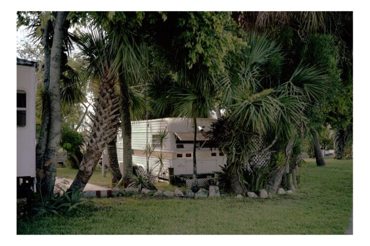 Indian River Avenue, Titusville 2016 pastime paradise all american favorites usa america amerika uncommon places common places art kunst photography fotografie photographie fineart photography fineart newtopographics beyond places vanishing places contemporary art americanprospects american views picturing america urban stills approaching nowhere cityscape roadside america american surfaces places münster muenster christian gieraths thomas ruff düsseldorf Fotoschule interieur downtown artwork Galerie gallery