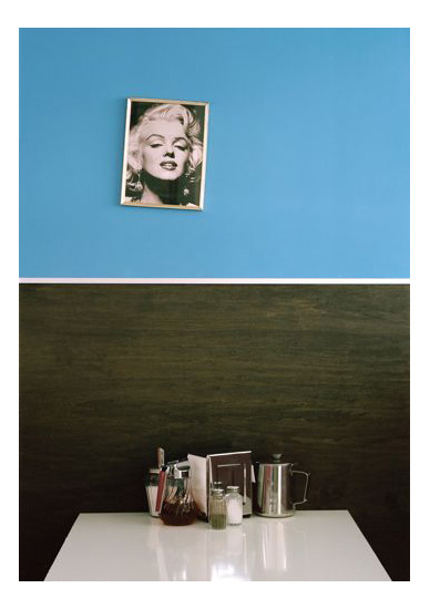 Marylin Monroe, Diner (Blue), 2021 Hollywood actor actrice Open sign opensign neon neonsign Condiment set salt pepper gumball gumballmachine stilllife jukebox typewriter pastime paradise all american favorites usa america amerika uncommon places common places art kunst photography fotografie photographie fineart photography fineart newtopographics beyond places vanishing places contemporary art americanprospects american views picturing america urban stills approaching nowhere cityscape roadside america american surfaces places münster muenster christian gieraths thomas ruff düsseldorf Fotoschule interieur downtown artwork Galerie gallery