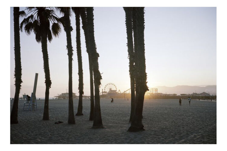 Santa Monica Beach, Los Angeles, CA 2019 pastime paradise all american favorites usa america amerika uncommon places common places art kunst photography fotografie photographie fineart photography fineart newtopographics beyond places vanishing places contemporary art americanprospects american views picturing america urban stills approaching nowhere cityscape roadside america american surfaces places münster muenster christian gieraths thomas ruff düsseldorf Fotoschule interieur downtown artwork Galerie gallery